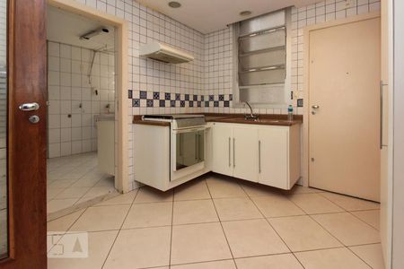 Apartamento para alugar com 120m², 2 quartos e 2 vagasCozinha