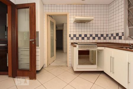 Apartamento para alugar com 120m², 2 quartos e 2 vagasCozinha