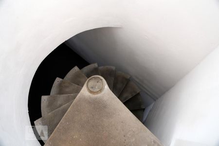 Casa à venda com 140m², 3 quartos e 1 vagaEscada