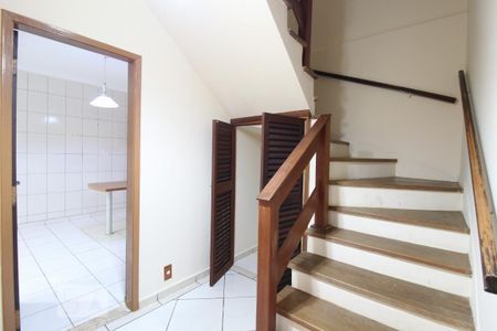 Escada/corredor de casa para alugar com 3 quartos, 150m² em Vila Assunção, Santo André
