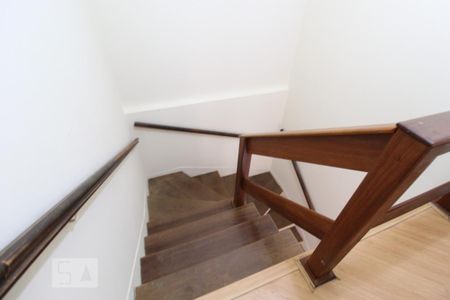 Casa para alugar com 150m², 3 quartos e 1 vagaEscada