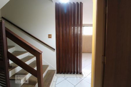 Escada/corredor de casa para alugar com 3 quartos, 150m² em Vila Assunção, Santo André