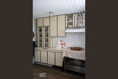 Apartamento à venda com 132m², 3 quartos e 1 vagaÁREA DE SERVIÇO