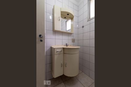 Apartamento para alugar com 67m², 2 quartos e 1 vaga Apartamento para alugar com 67m², 2 quartos e 1 vagaBanheiro