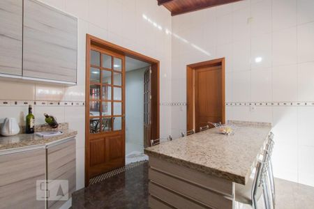 Casa à venda com 230m², 5 quartos e 1 vaga Casa à venda com 230m², 5 quartos e 1 vagaCozinha