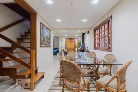 Casa à venda com 230m², 5 quartos e 1 vaga Casa à venda com 230m², 5 quartos e 1 vagaSala de Jantar