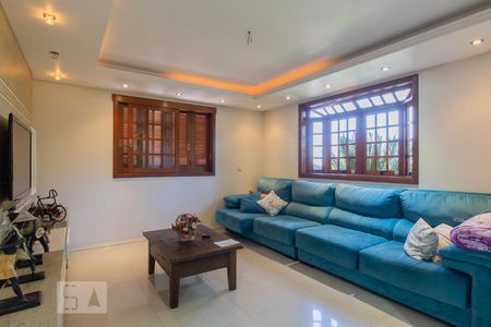 Casa à venda com 230m², 5 quartos e 1 vaga Casa à venda com 230m², 5 quartos e 1 vagaSala