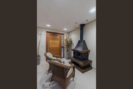 Casa à venda com 230m², 5 quartos e 1 vaga Casa à venda com 230m², 5 quartos e 1 vagaSala