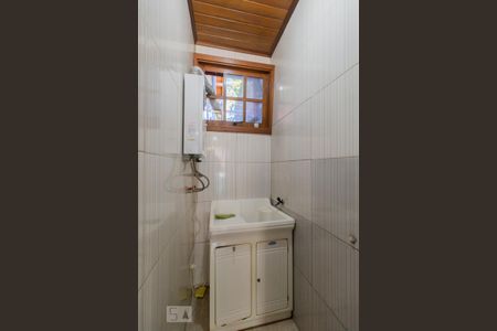 Casa à venda com 230m², 5 quartos e 1 vaga Casa à venda com 230m², 5 quartos e 1 vagaLavanderia