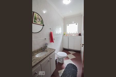 banheiro de casa à venda com 3 quartos, 240m² em Chácara Inglesa, São Paulo
