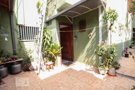 quintal de casa à venda com 3 quartos, 240m² em Chácara Inglesa, São Paulo