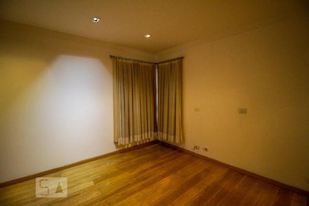 Escritório de casa à venda com 3 quartos, 650m² em Bosque da Saúde, São Paulo