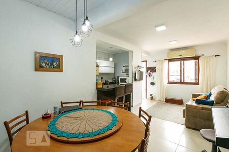 Sala de casa à venda com 2 quartos, 70m² em Nonoai, Porto Alegre