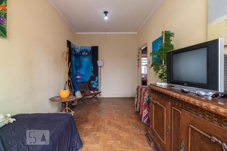 Casa à venda com 194m², 3 quartos e 3 vagasSala