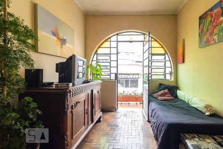 Casa à venda com 194m², 3 quartos e 3 vagasSala