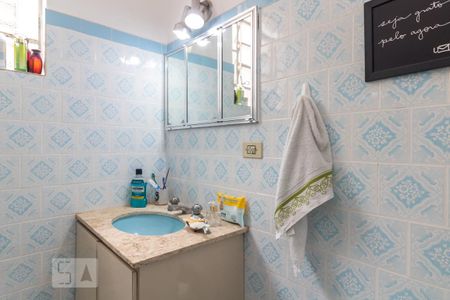 Casa à venda com 194m², 3 quartos e 3 vagasBanheiro