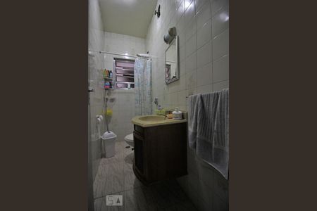 Casa à venda com 140m², 2 quartos e 2 vagasBanheiro