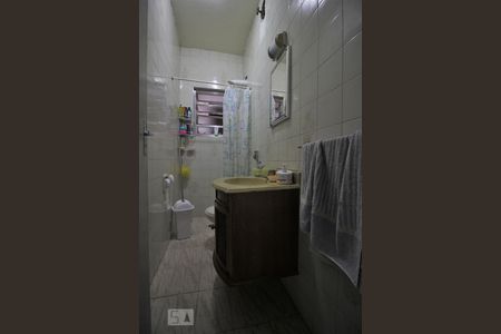 Casa à venda com 140m², 2 quartos e 2 vagasBanheiro