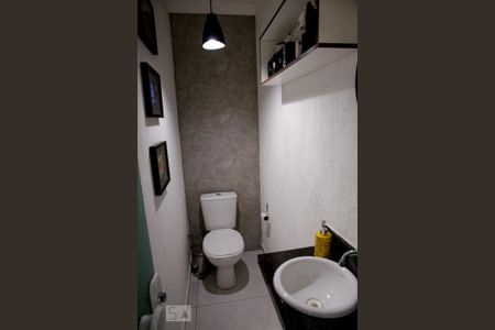 Casa à venda com 110m², 2 quartos e 2 vagasLavabo