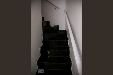 Escada de casa à venda com 2 quartos, 110m² em Chácara Belenzinho, São Paulo