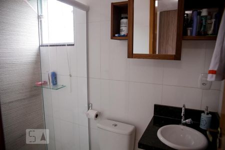 Casa à venda com 110m², 2 quartos e 2 vagasBanheiro da Suíte 1
