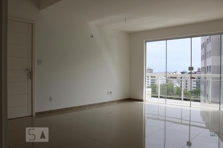 Sala de casa de condomínio à venda com 3 quartos, 400m² em Freguesia de Jacarepaguá, Rio de Janeiro