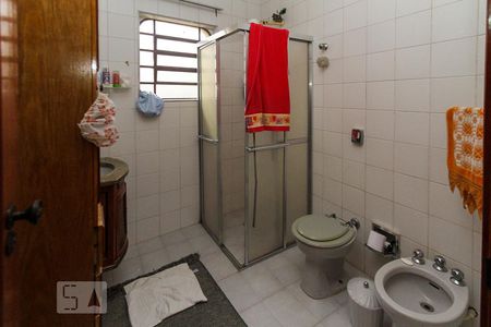 Casa para alugar com 330m², 3 quartos e 2 vagas Casa para alugar com 330m², 3 quartos e 2 vagasBanheiro da Suite