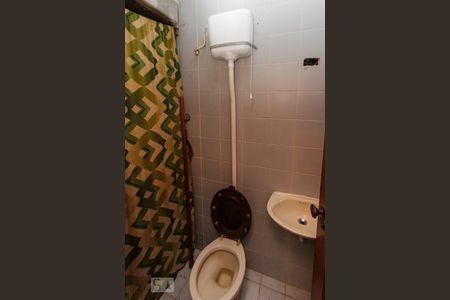 Casa para alugar com 330m², 3 quartos e 2 vagas Casa para alugar com 330m², 3 quartos e 2 vagasBanheiro de Serviço