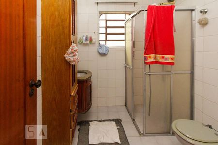 Casa para alugar com 330m², 3 quartos e 2 vagas Casa para alugar com 330m², 3 quartos e 2 vagasBanheiro da Suite