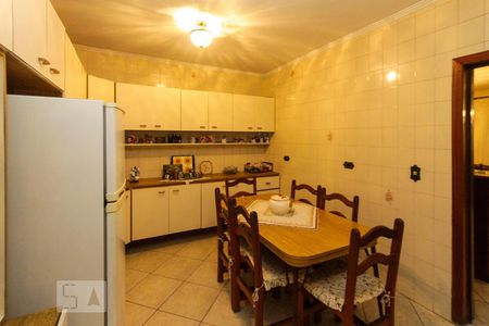 Casa para alugar com 330m², 3 quartos e 2 vagas Casa para alugar com 330m², 3 quartos e 2 vagasCozinha