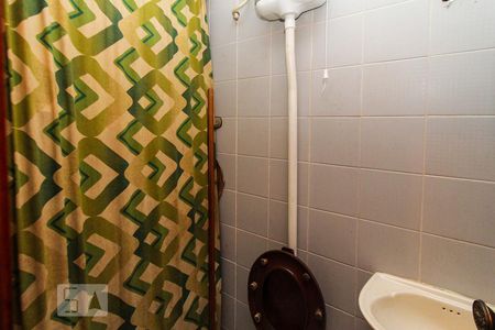 Casa para alugar com 330m², 3 quartos e 2 vagas Casa para alugar com 330m², 3 quartos e 2 vagasBanheiro de Serviço