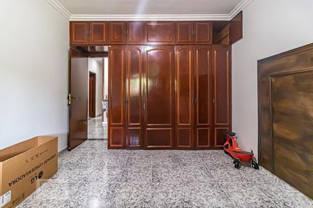 Casa à venda com 456m², 3 quartos e 3 vagas Casa à venda com 456m², 3 quartos e 3 vagasQuarto 1 - Suíte