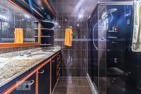 Casa à venda com 456m², 3 quartos e 3 vagas Casa à venda com 456m², 3 quartos e 3 vagasBanheiro da Suíte 1