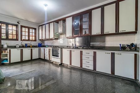 Casa à venda com 456m², 3 quartos e 3 vagas Casa à venda com 456m², 3 quartos e 3 vagasCozinha - Armários