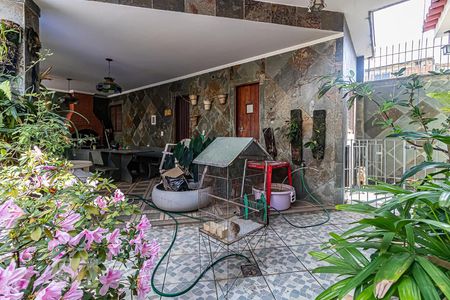 Casa à venda com 456m², 3 quartos e 3 vagas Casa à venda com 456m², 3 quartos e 3 vagasÁrea Externa