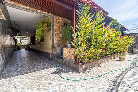 Fachada e Garagem de casa à venda com 3 quartos, 456m² em Curicica, Rio de Janeiro
