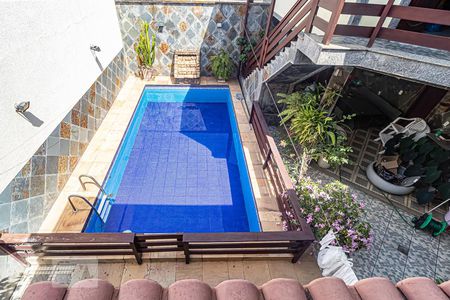 Casa à venda com 456m², 3 quartos e 3 vagas Casa à venda com 456m², 3 quartos e 3 vagasPiscina