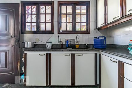 Casa à venda com 456m², 3 quartos e 3 vagas Casa à venda com 456m², 3 quartos e 3 vagasCozinha - Torneira