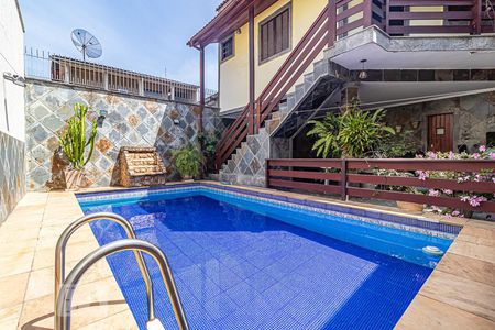 Casa à venda com 456m², 3 quartos e 3 vagas Casa à venda com 456m², 3 quartos e 3 vagasPiscina