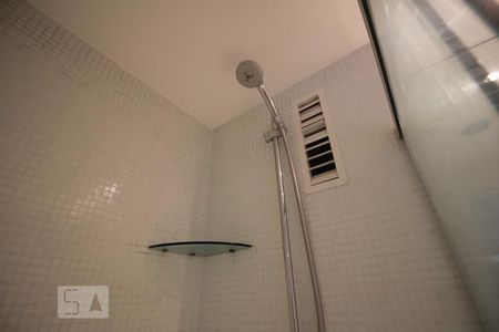Apartamento para alugar com 70m², 1 quarto e 1 vagaChuveiro