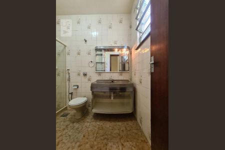 Casa para alugar com 130m², 3 quartos e 1 vaga Casa para alugar com 130m², 3 quartos e 1 vagaBanheiro Social