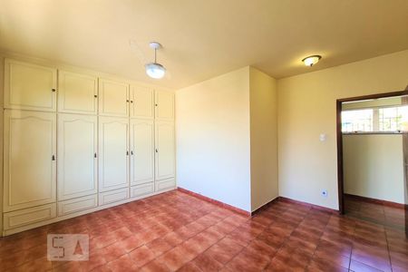 Casa para alugar com 130m², 3 quartos e 1 vaga Casa para alugar com 130m², 3 quartos e 1 vagaQuarto 1