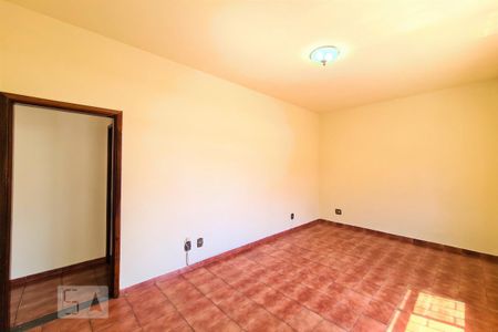 Casa para alugar com 130m², 3 quartos e 1 vaga Casa para alugar com 130m², 3 quartos e 1 vagaSala