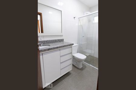 Banheiro de apartamento para alugar com 1 quarto, 38m² em Saco dos Limões, Florianópolis