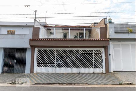 Casa para alugar com 295m², 5 quartos e 3 vagas Casa para alugar com 295m², 5 quartos e 3 vagasFachada