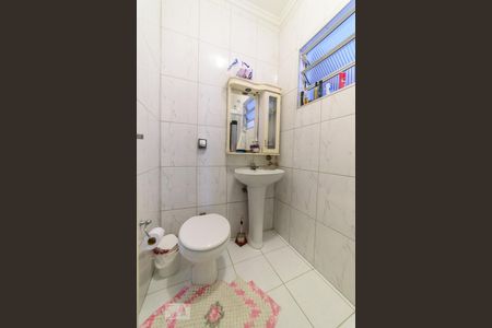 Casa para alugar com 295m², 5 quartos e 3 vagas Casa para alugar com 295m², 5 quartos e 3 vagasBanheiro 1