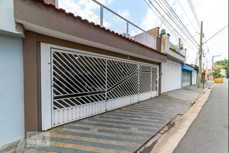 Casa para alugar com 295m², 5 quartos e 3 vagas Casa para alugar com 295m², 5 quartos e 3 vagasFachada