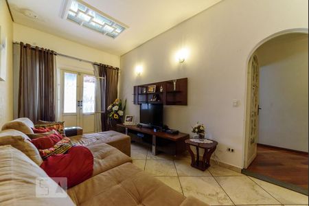 Casa para alugar com 295m², 5 quartos e 3 vagas Casa para alugar com 295m², 5 quartos e 3 vagasSala de TV