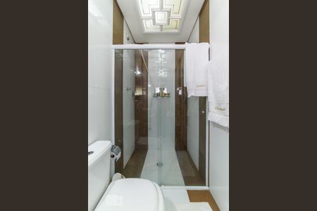 Casa para alugar com 295m², 5 quartos e 3 vagas Casa para alugar com 295m², 5 quartos e 3 vagasBanheiro da Suíte