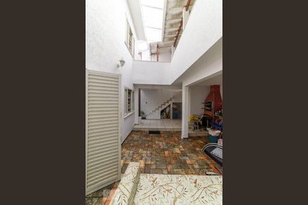 Casa para alugar com 295m², 5 quartos e 3 vagas Casa para alugar com 295m², 5 quartos e 3 vagasQuintal